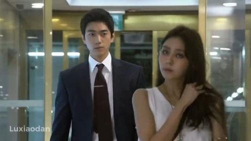 上流社会 第一季,权贵家族的华丽角逐 第3张 上流社会 第一季,权贵家族的华丽角逐 第3张